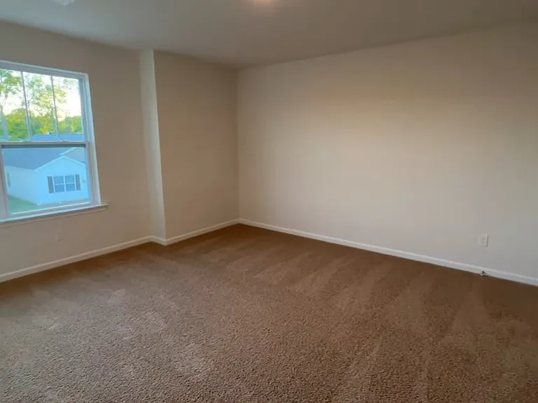405 Arkwright Ln — Photo 14