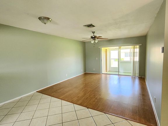3rd image of 5483 Cresthaven Blvd APT D
