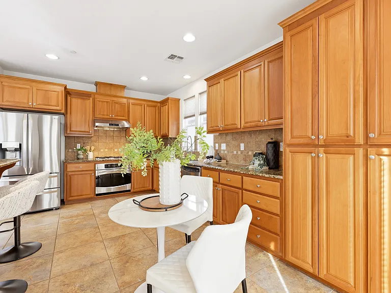 3553 Meyer Pl — Photo 7