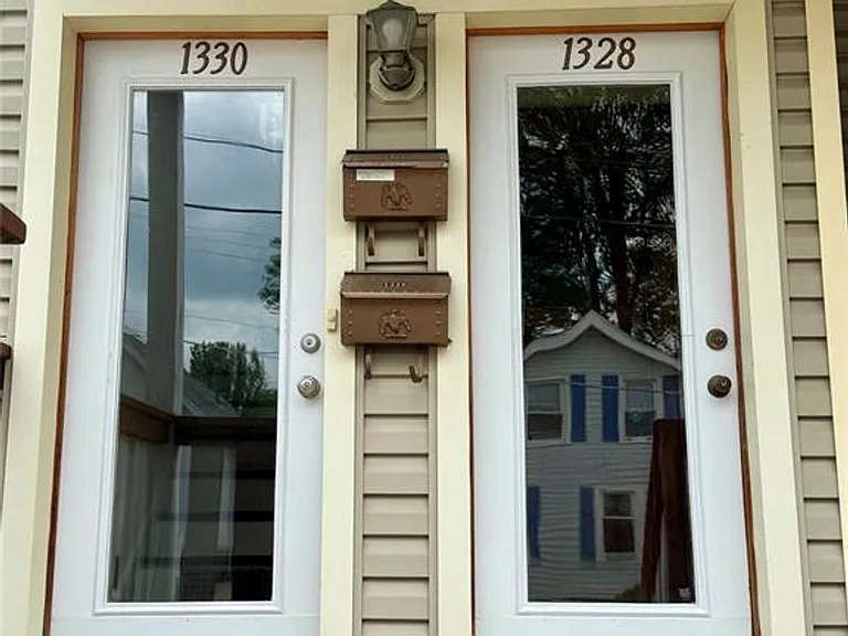 1328-30 Patterson Ave — Photo 22