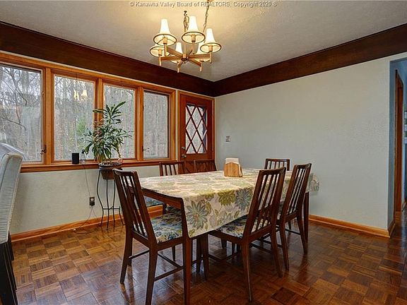 4th image of 1518 Village Dr