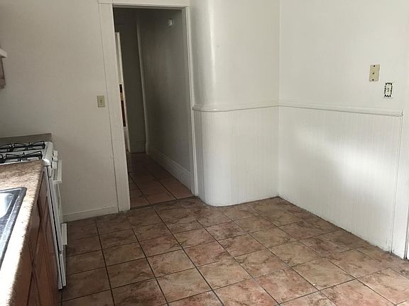 2nd image of 309 W 9th St APT 1