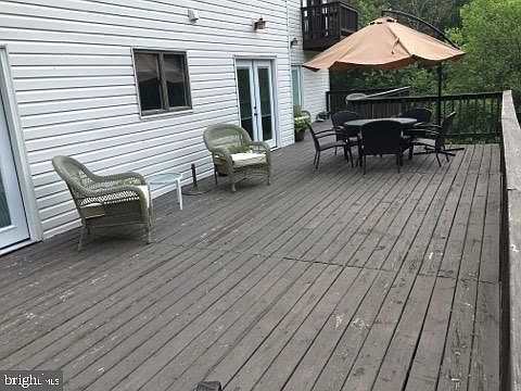 4th image of 2416 Henson Dr