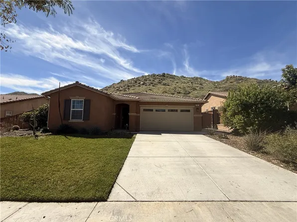 852 Yukon Dr, San Jacinto, CA 92582