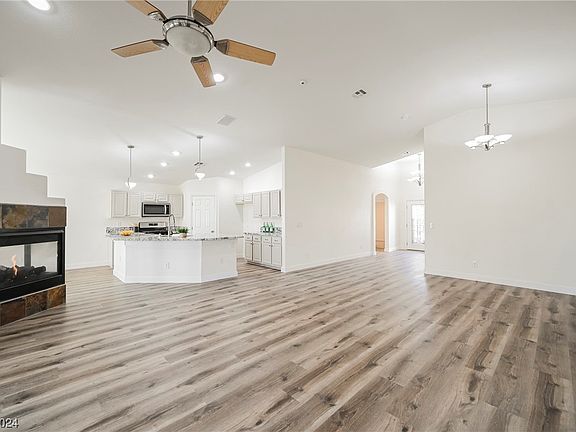 4th image of 6232 Double Oak St