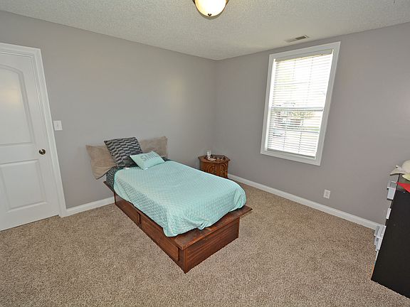 4th image of 709 Shamrock Ct