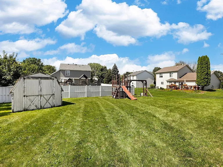 625 Harvest Dr — Photo 9