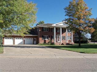 2420 Rock Bridge Rd, Great Bend, KS 67530