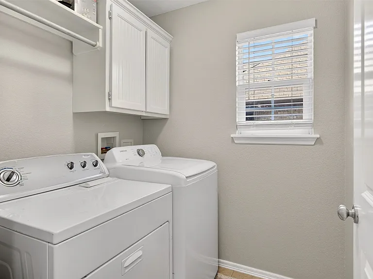 1004 S 75th St — Photo 11