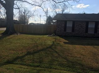 1249 Dawn Dr, Ellisville, MS 39437