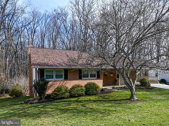 2nd image of 8420 Frost Way