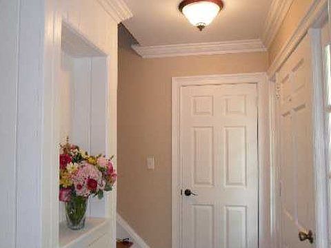 4th image of 19 Huyler Ct