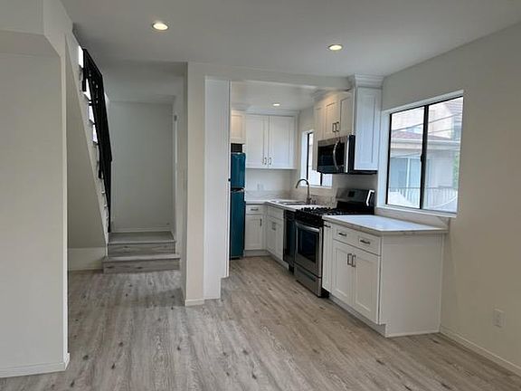 2nd image of 451 W Wilson Ave APT 4