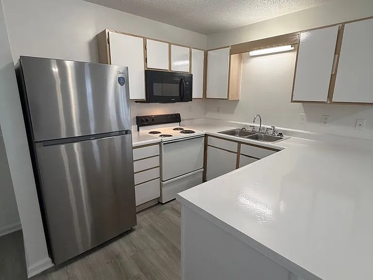 Arlington Apartments — Photo 130