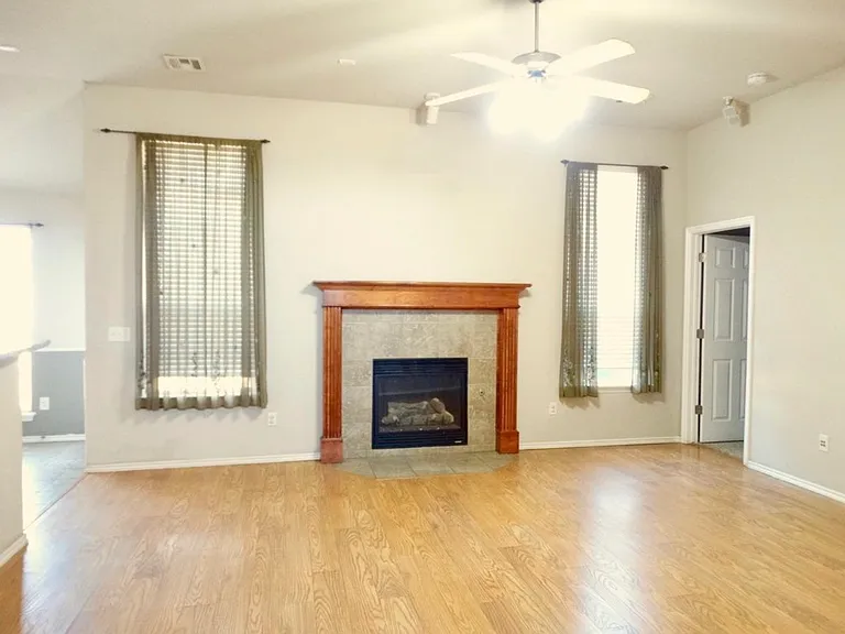 3301 Buckingham Pl — Photo 2