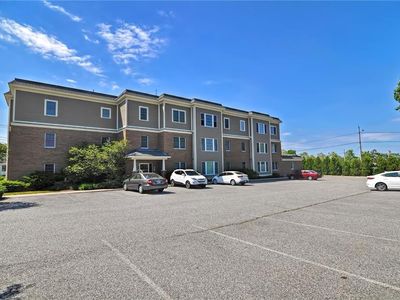 600 N Broadway APT 2A, East Providence, RI, 02914