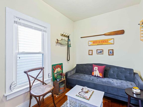 Smaller bedroom