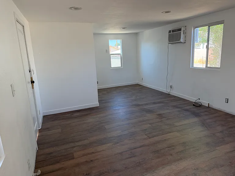 2954 Desert St #B — Photo 7
