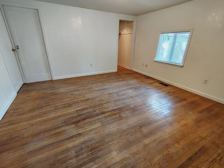 1351 Leonard Ave #A — Photo 15