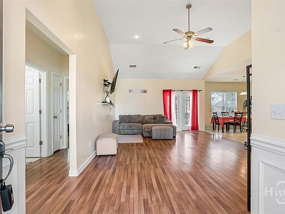 3rd image of 158 Willow Point Circle