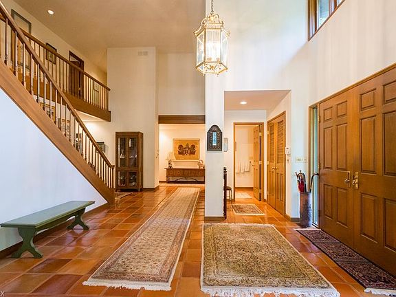 4th image of 24450 Union Cir