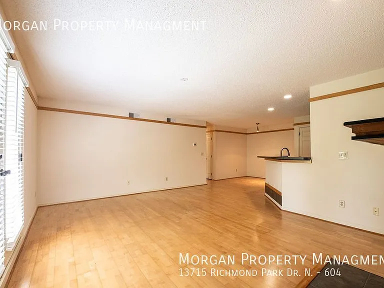 13715 Richmond Park Dr N #604 — Photo 6