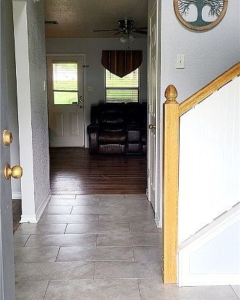 4th image of 2010 Valley Oaks Dr