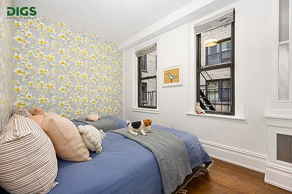 Sold by Digs Realty Group | media 8