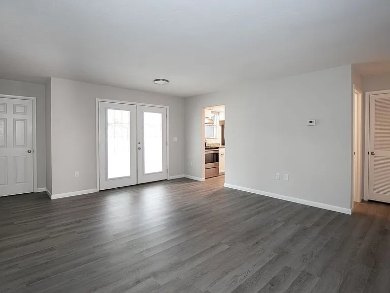 Oak Terrace — Photo 10
