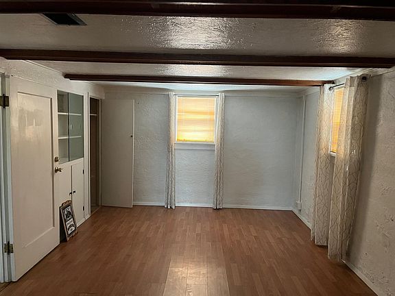3rd image of 415 1/2 Alderson Ave #2