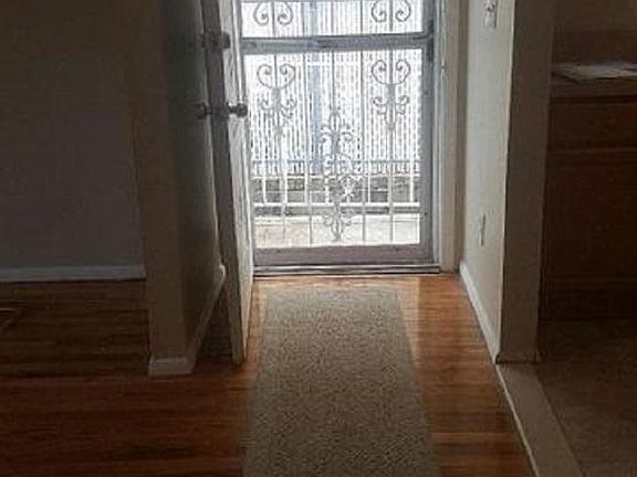 5th image of 79 Leverett Ave APT 1