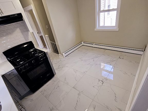 4th image of 123 Parker St #2C