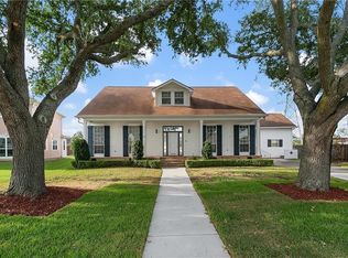 1005 Lake Frances Dr, Gretna, LA 70056