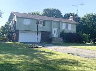 5412 Gina Dr, Swartz Creek, MI 48473