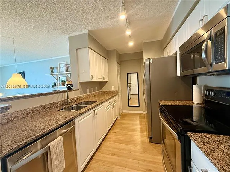 1155 Brickell Bay Dr #1205 — Photo 14
