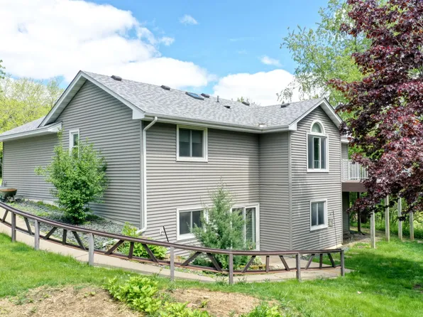 8751 212th St N, Forest Lake, MN 55025