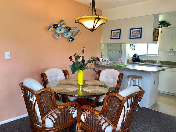 3rd image of 5798 Newfoundland Cir APT 1