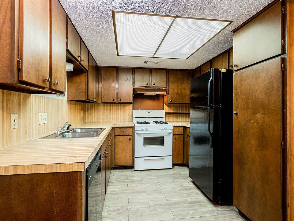 1st image of 10406 Golden Meadow Dr #A