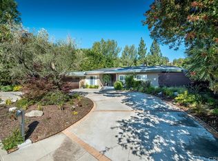 16055 Meadowcrest Rd, Sherman Oaks, CA 91403