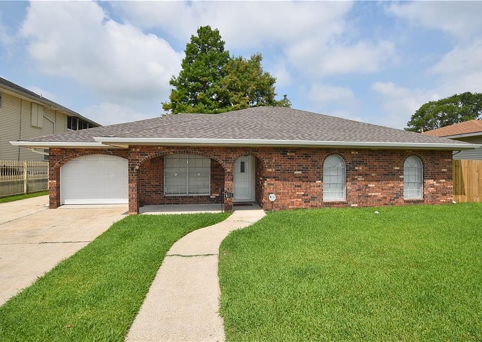 1st image of 2132 Oakview Dr