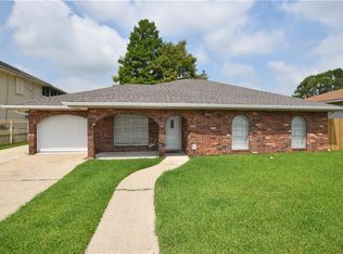 2132 Oakview Dr, Marrero, LA 70072