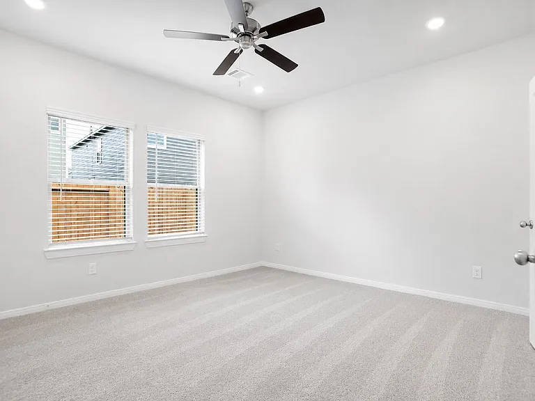 8018 Fijian Cypress Dr — Photo 15