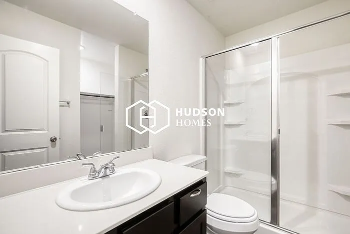 2829 Oakdale St — Photo 10