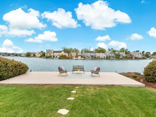 609 Santa Catalina Ln, Foster City, CA 94404