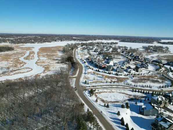 3900 Kings Point Rd, Excelsior, MN 55331