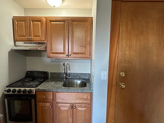 2nd image of 1176 Chapel St #405