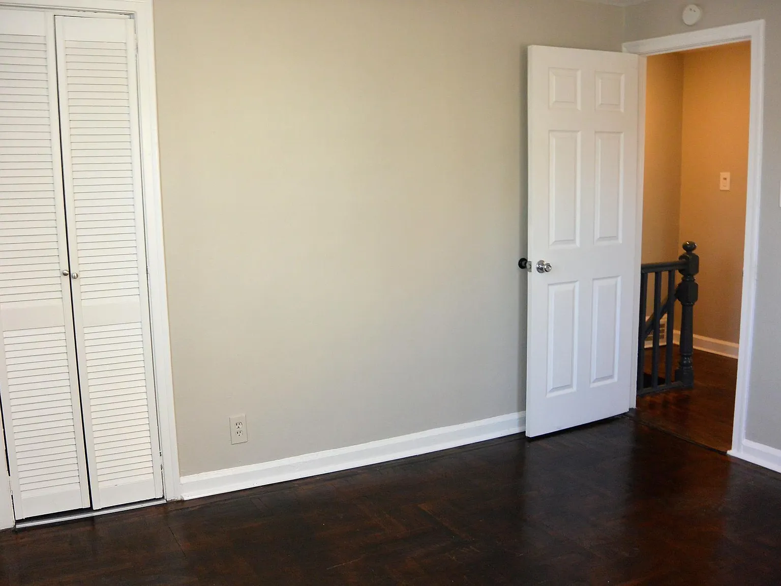 2 bed, 960 sqft, $2,420 — Photo 3