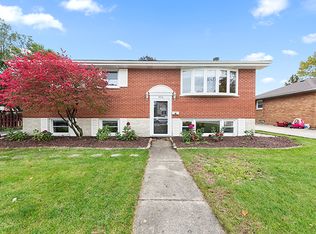406 Gilbert Dr, Wood Dale, IL 60191