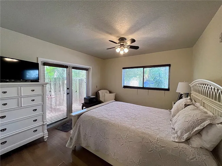 1423 Holly Heights Dr #7 — Photo 3
