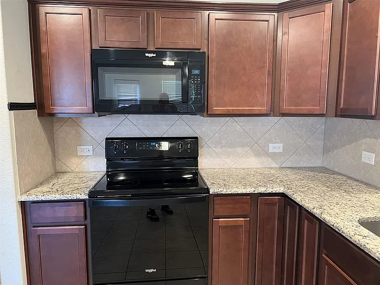 6024 Misty Breeze Dr — Photo 6